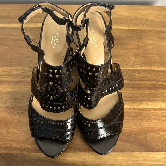 Naturalizer Isadore Womens Black Strappy Heels Open Toe Size 10 eyelet - Picture 1 of 11